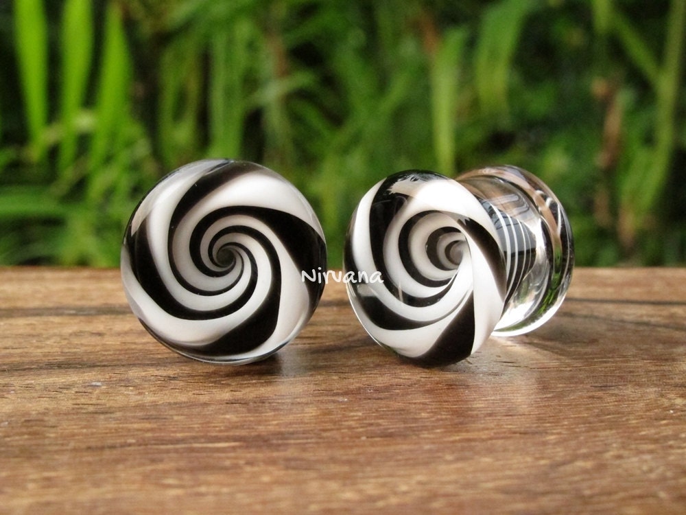1 Pair (2 Pieces) Tornado Plugs Black & White