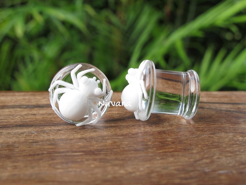 1 Pair (2 Pieces) White Poison Spider Glass Plugs