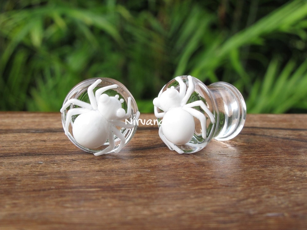 1 Pair (2 Pieces) White Poison Spider Glass Plugs