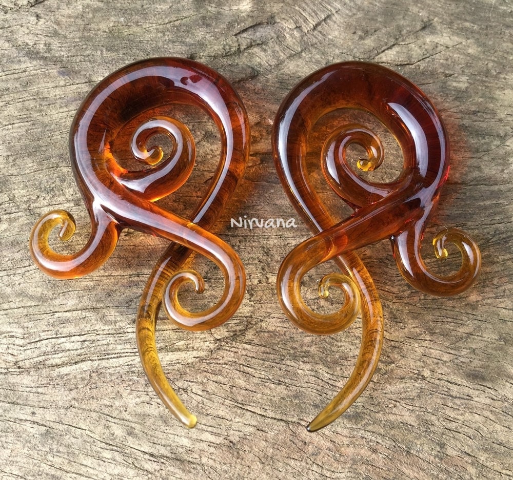 1 Pair (2 Pieces) Amber Color Glass Bonita Spirals