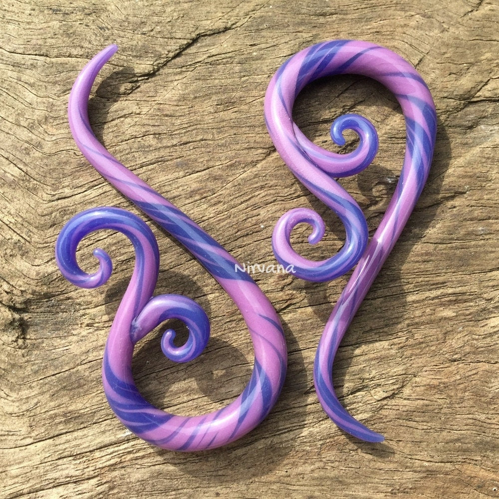 1 Pair (2 Pieces) Purple & Mauve Free Style Venus Spirals Glass