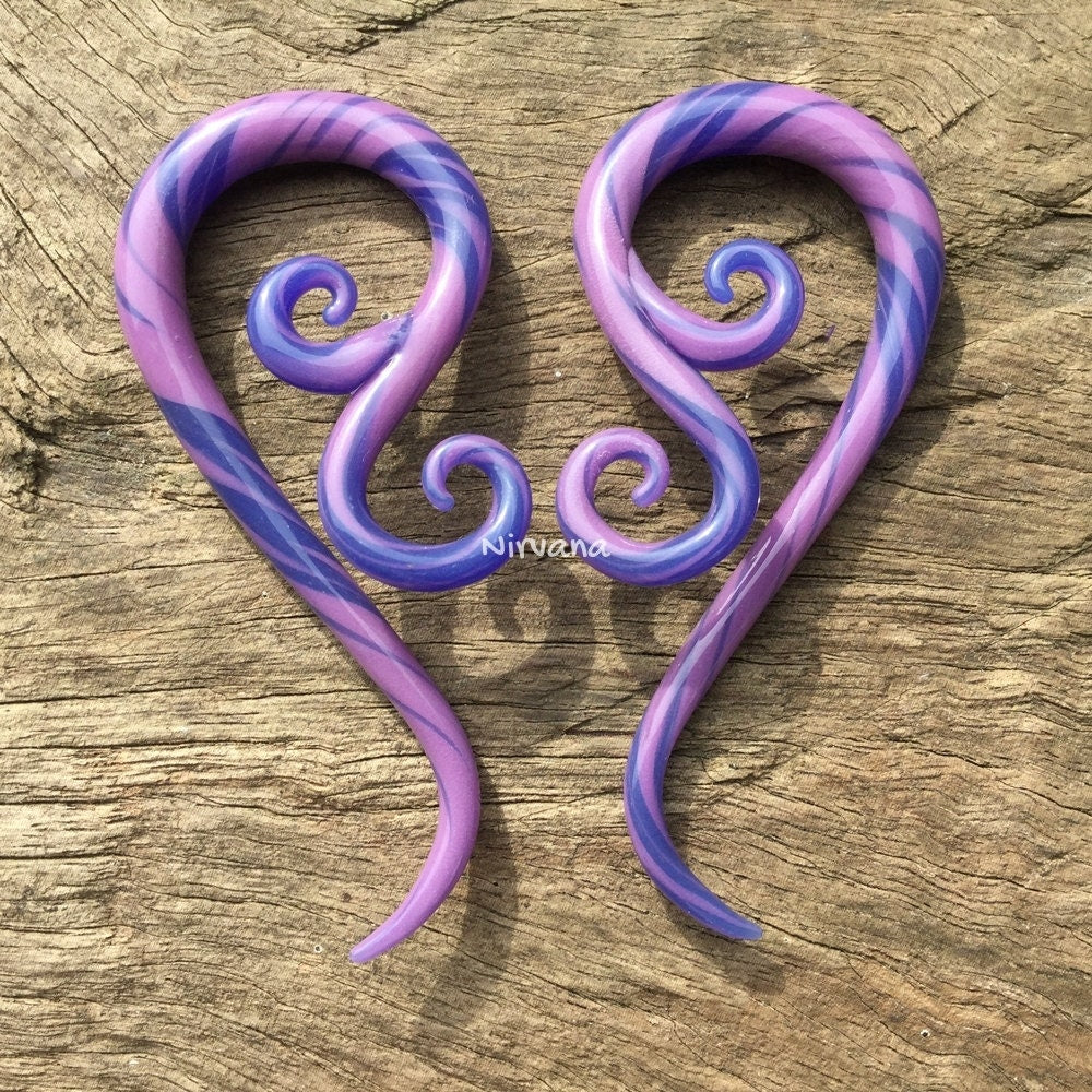 1 Pair (2 Pieces) Purple & Mauve Free Style Venus Spirals Glass