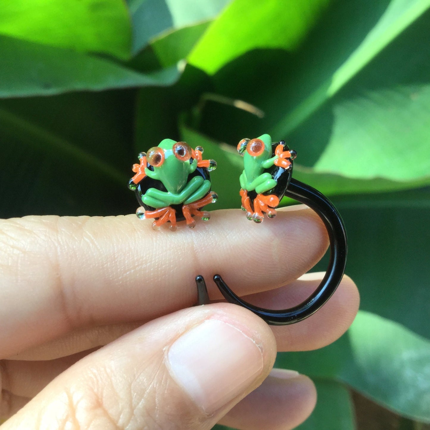 1 Pair (2 Pieces) Poison Tree Frog Claws Green with Orange legs