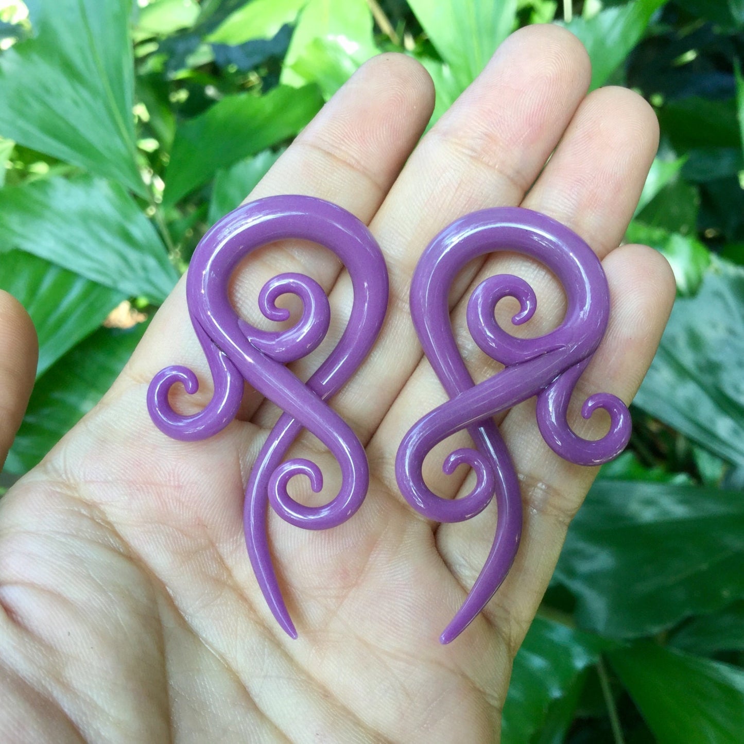 1 Pair (2 Pieces) Mauve Purple Bonita Ear Spirals