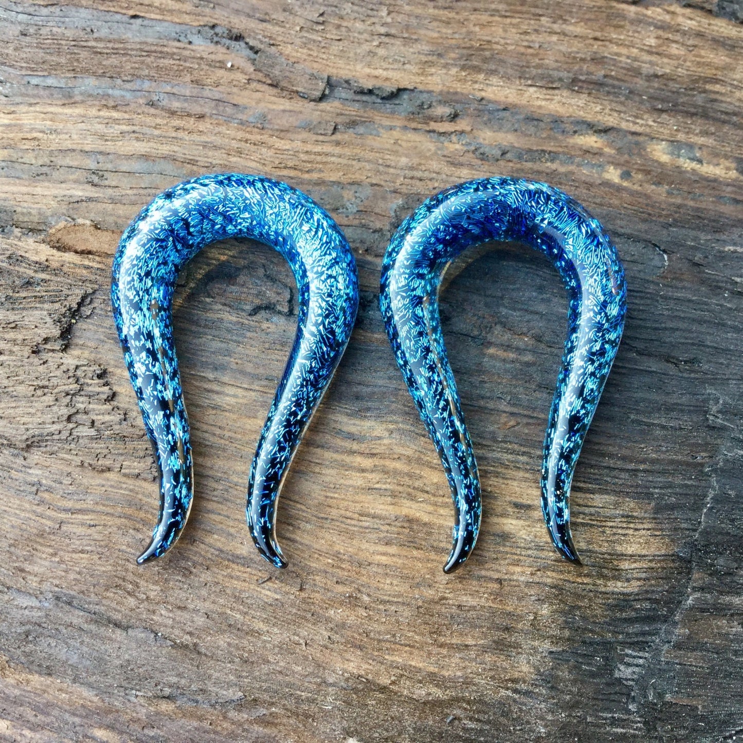 1 Pair (2 Pieces) Dichroic Aqua Omega Gauges