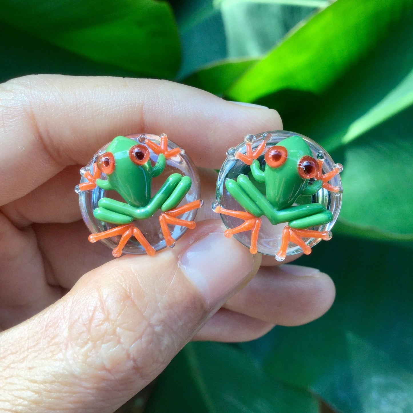 1 Pair (2 Pieces) Green Poison Tree Frog with Orange Legs Glass Plugs