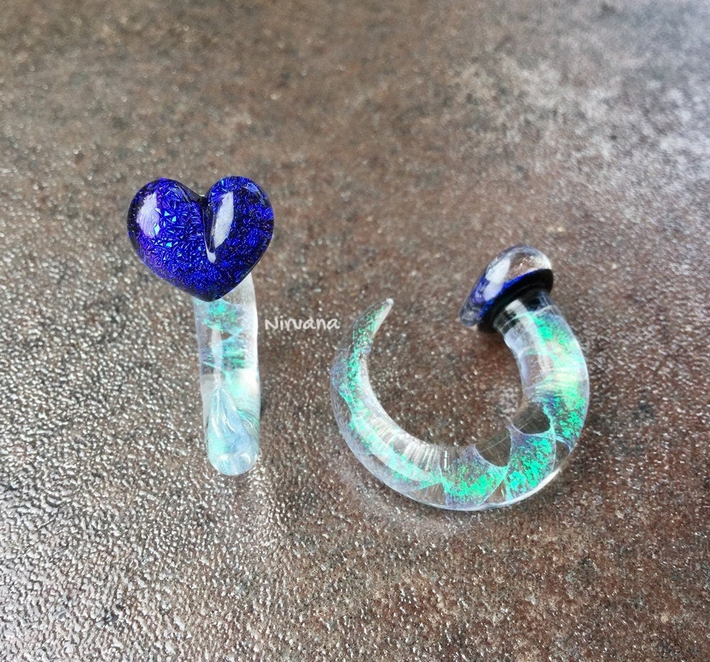 1 Pair (2 Pieces) Dichroic Cobalt Blue Heart Claws with Translucent Emerald Dichroic Background