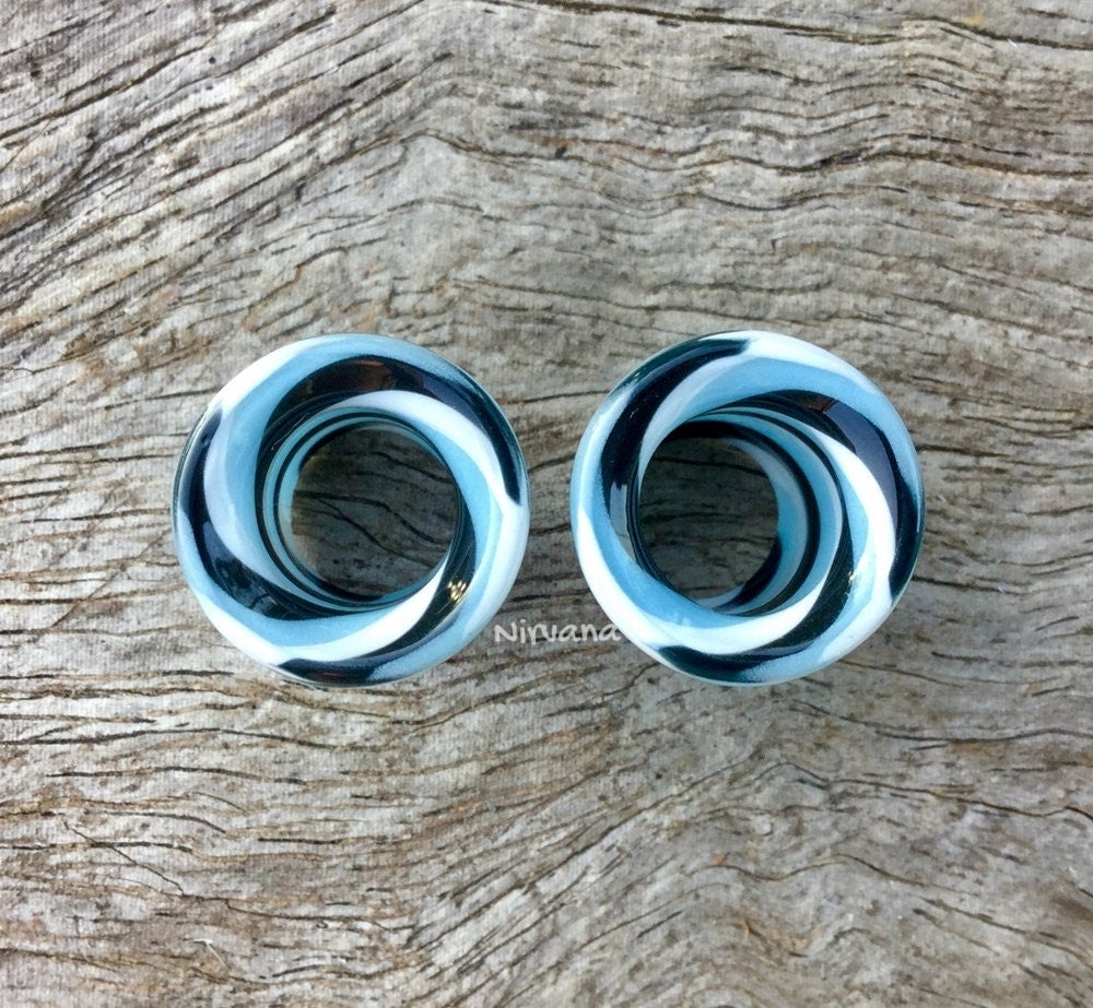 1 Pair (2 Pieces) Black, White & Light Gray Tunnels Pyrex Glass