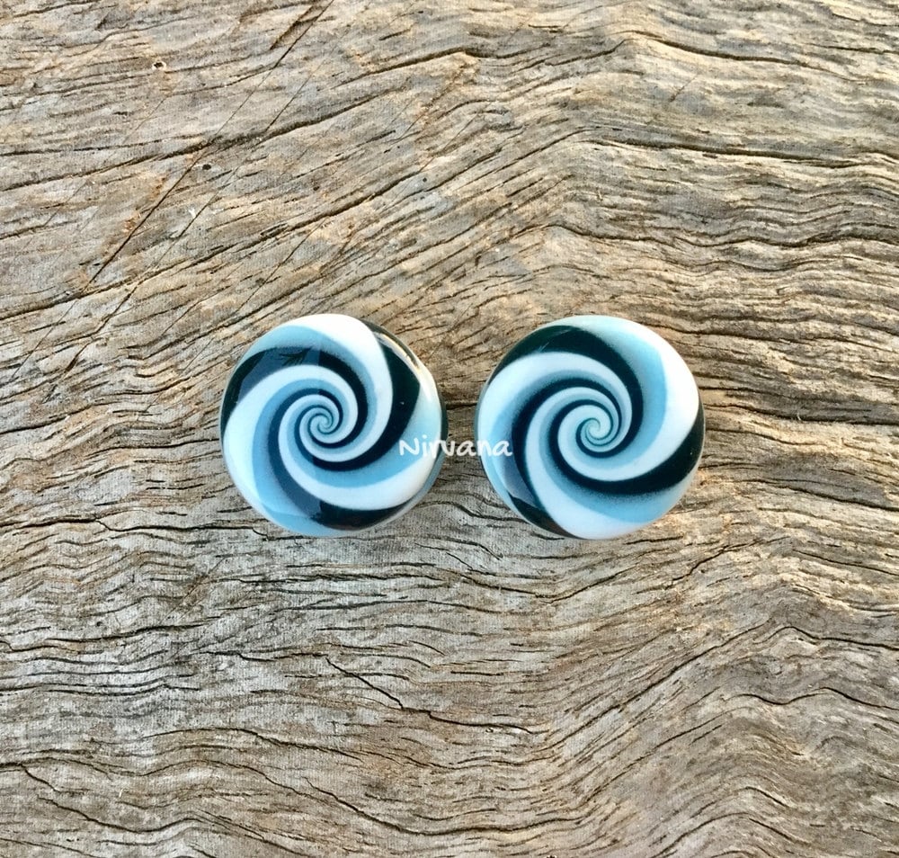 1 Pair (2 Pieces) Black, White & Light Gray Striped Candy Spiral Glass Plugs