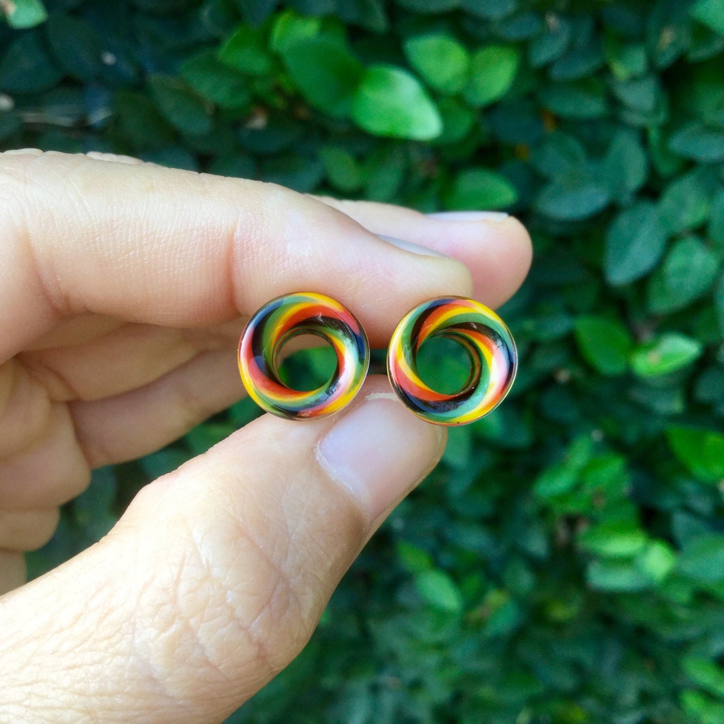 1 Pair (2 Pieces) Rasta Twist Tunnels Pyrex Glass Gauges
