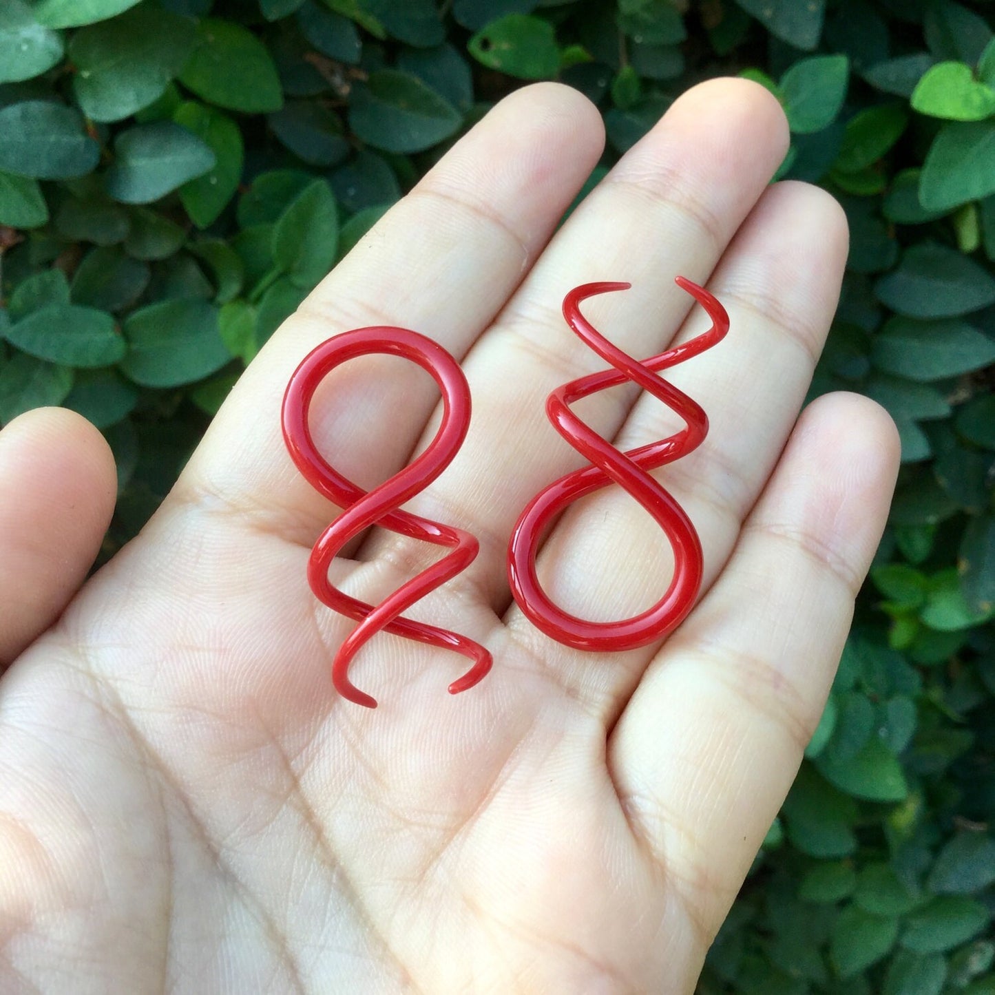 1 Pair (2 Pieces) Burgundy Cork Screw Spirals