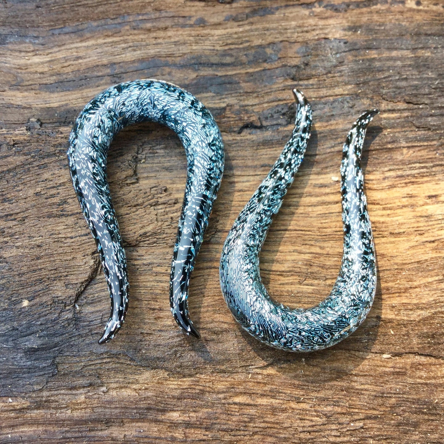 1 Pair (2 Pieces) Dichroic Dark Silver Omega Gauges