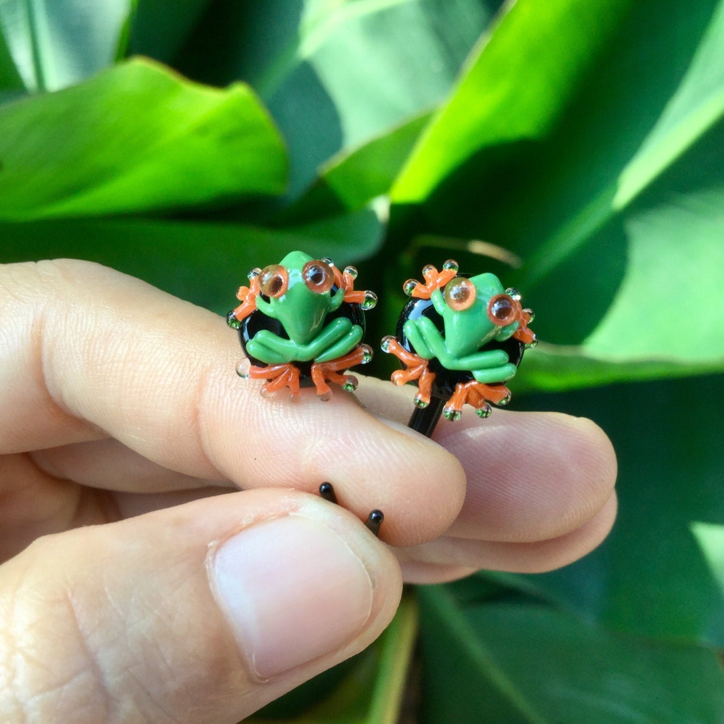 1 Pair (2 Pieces) Poison Tree Frog Claws Green with Orange legs