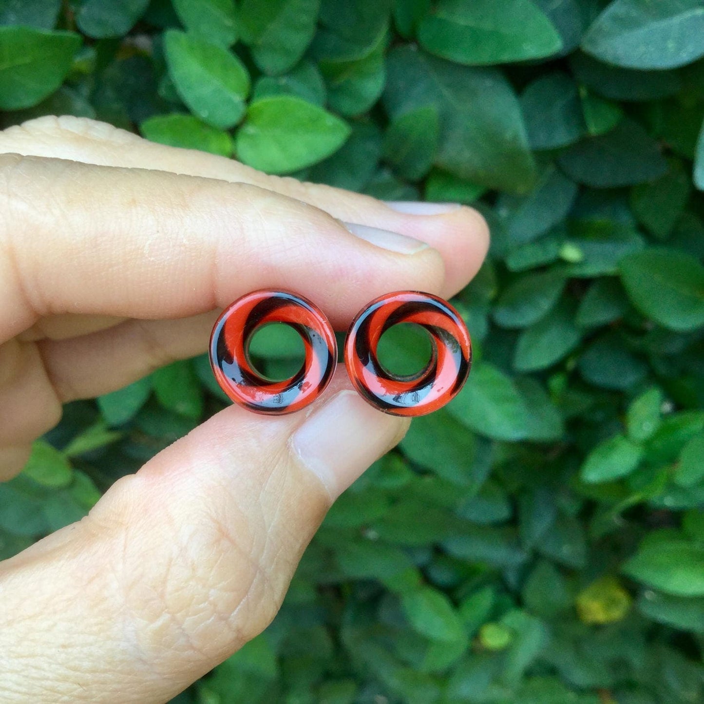 1 Pair (2 Pieces) Black & Red Tunnels Pyrex Glass Gauges
