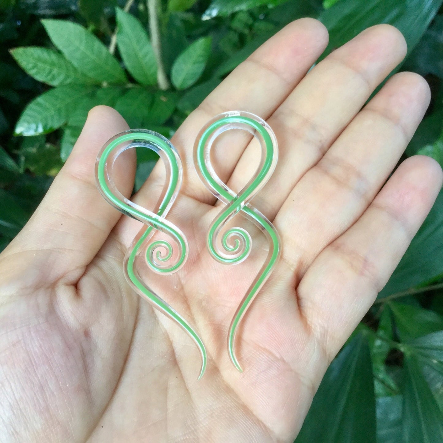 1 Pair (2 Pieces) Jade Green Encased Glass Note Spirals