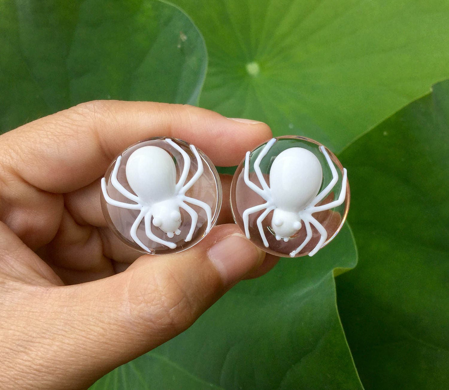 1 Pair (2 Pieces) White Poison Spider Glass Plugs