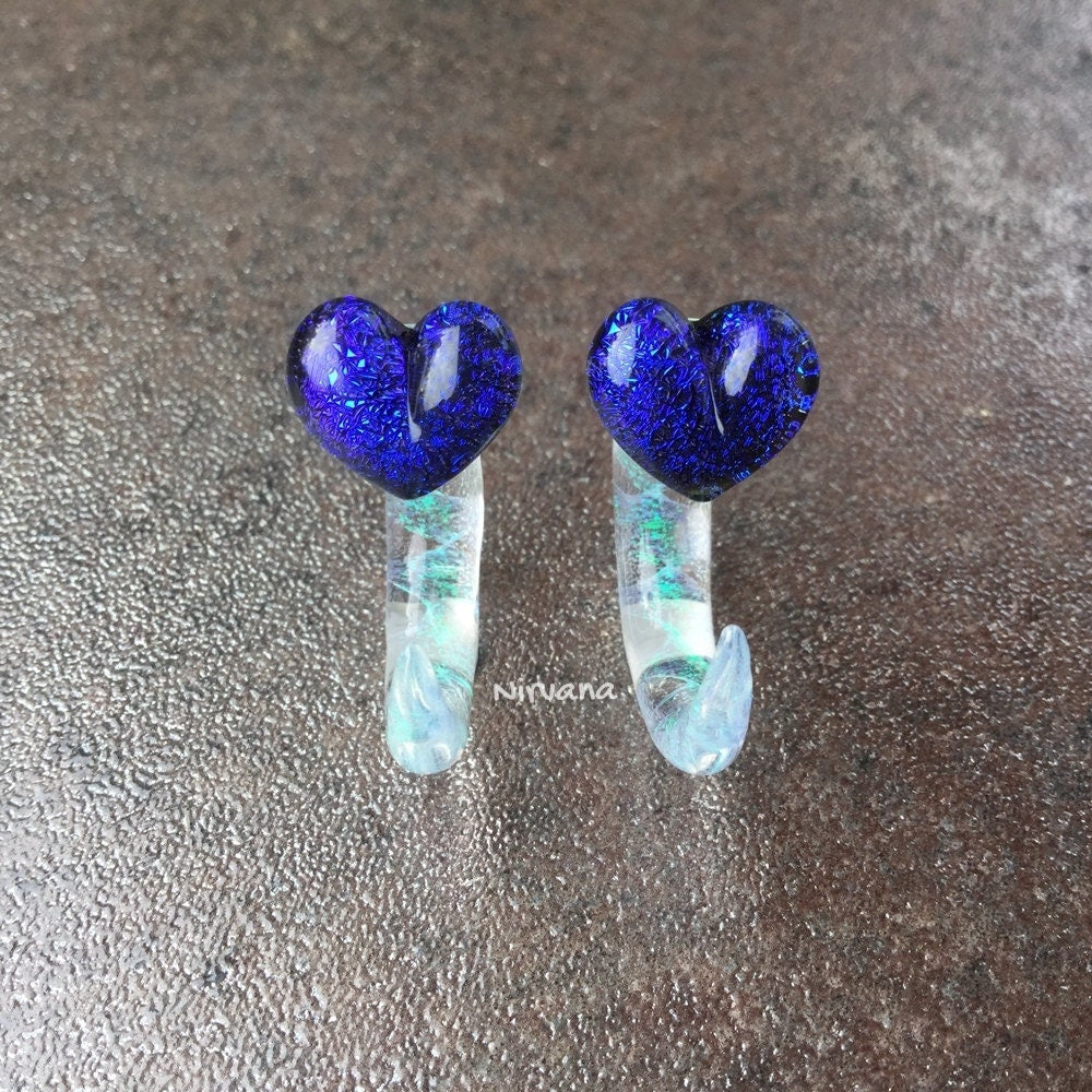 1 Pair (2 Pieces) Dichroic Cobalt Blue Heart Claws with Translucent Emerald Dichroic Background