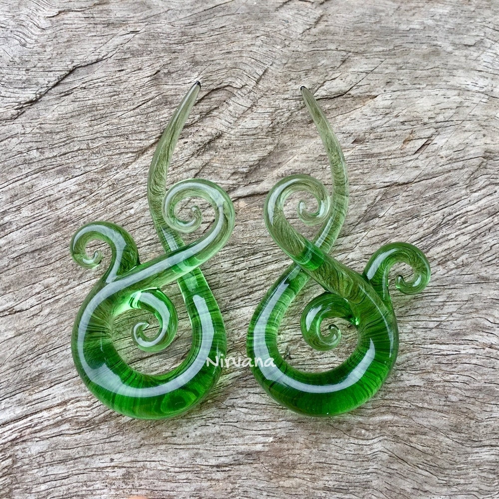 1 Pair (2 Pieces) Translucent Light Green Bonita Ear Spirals