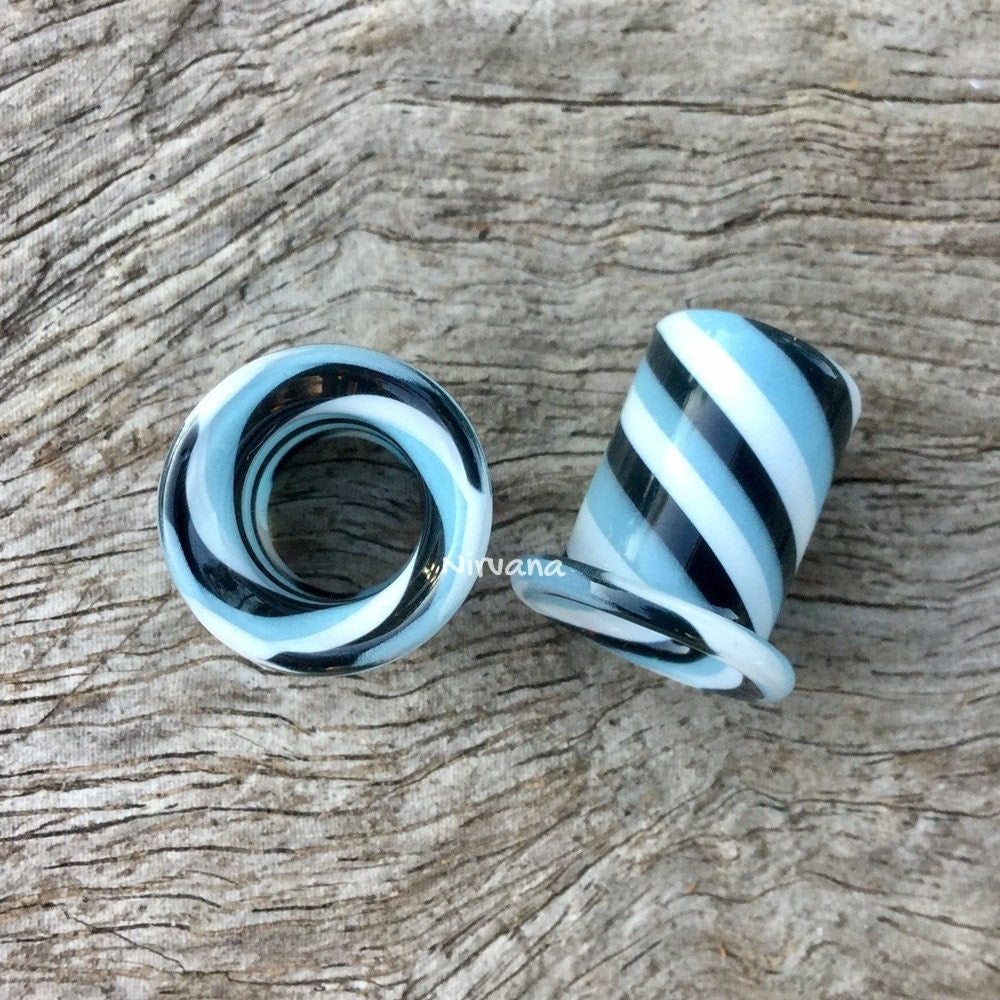 1 Pair (2 Pieces) Black, White & Light Gray Tunnels Pyrex Glass