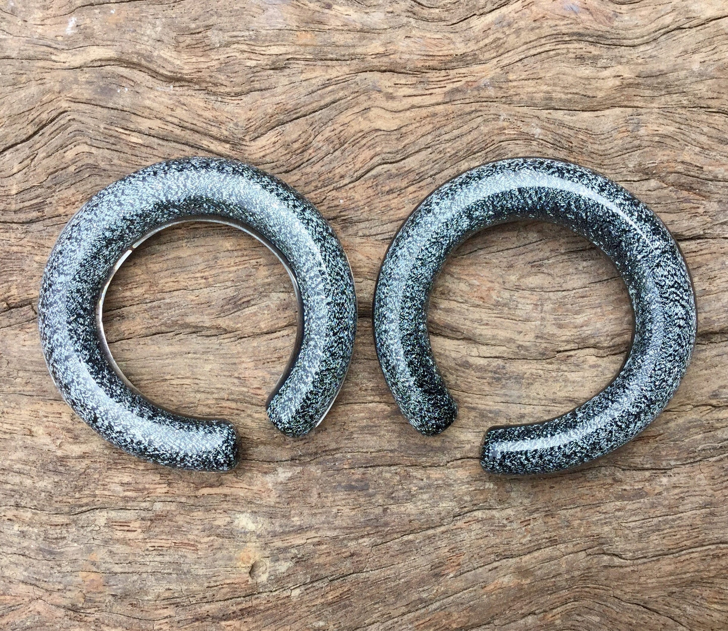 1 Pair (2 Pieces) Dark Silver Dichroic Glass Hoops