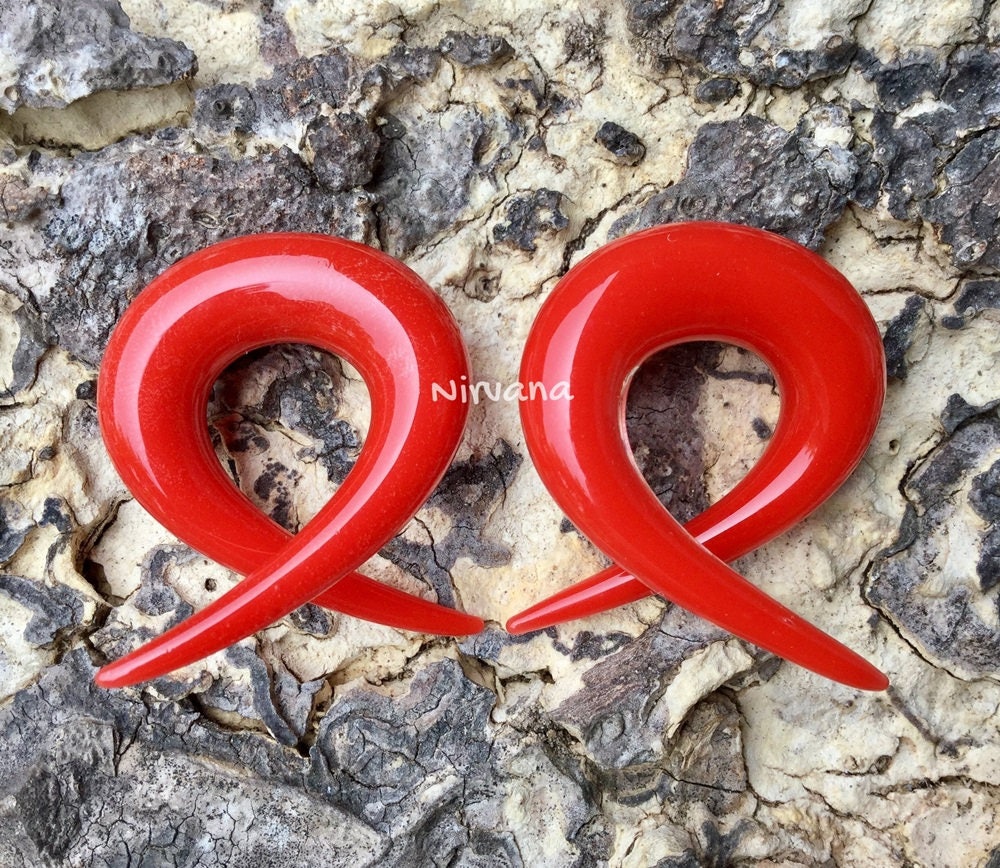 1 Pair (2 Pieces) Solid Color Red Single Twist Ear Shapes Spirals