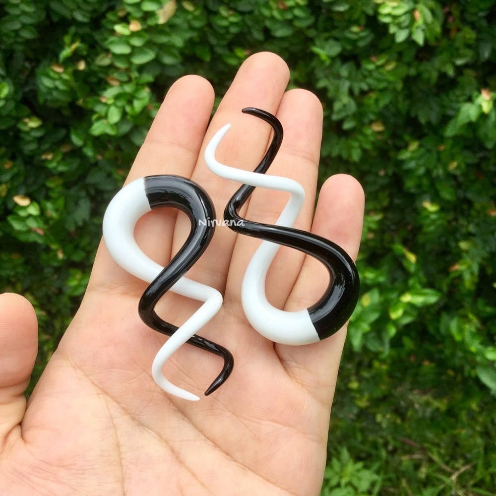 1 Pair (2 Pieces) Half and Half Black & White Cork Screw Spirals Glass