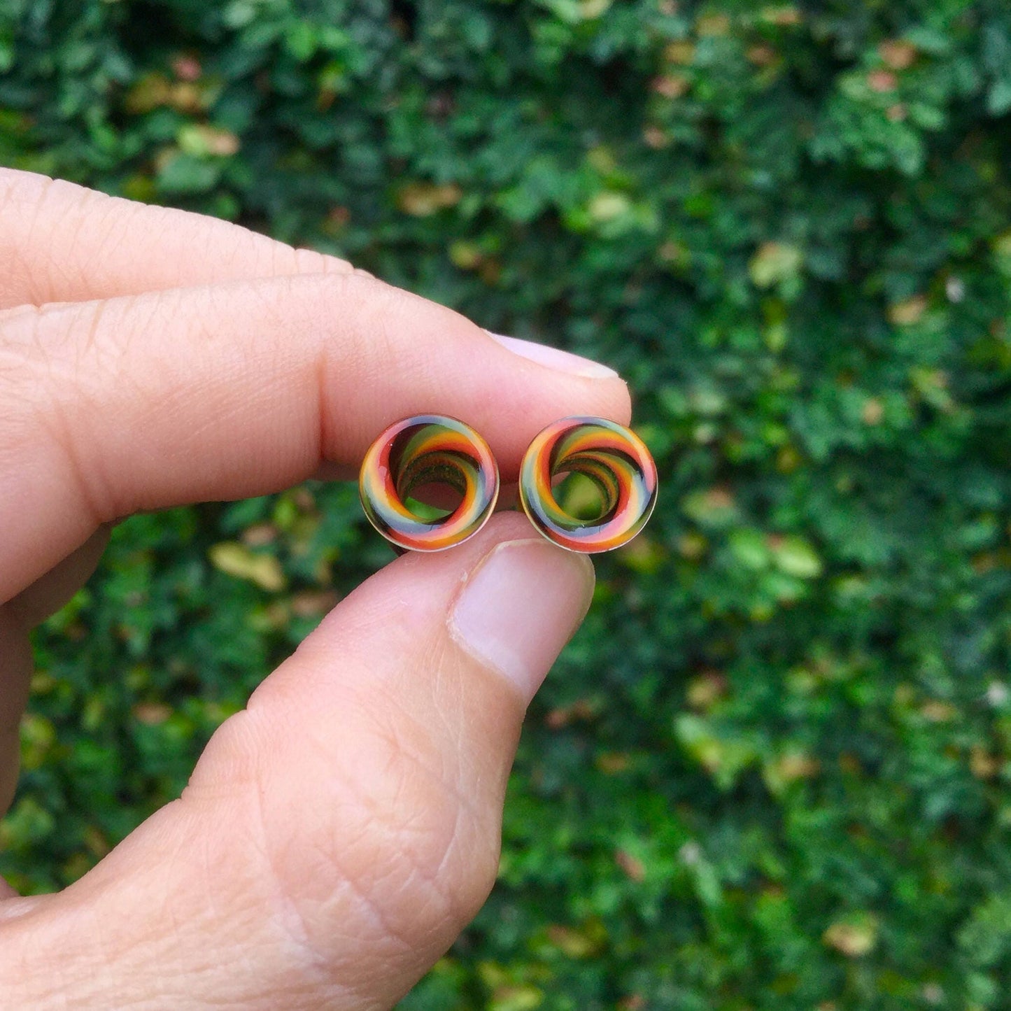1 Pair (2 Pieces) Rasta Twist Tunnels Pyrex Glass Gauges