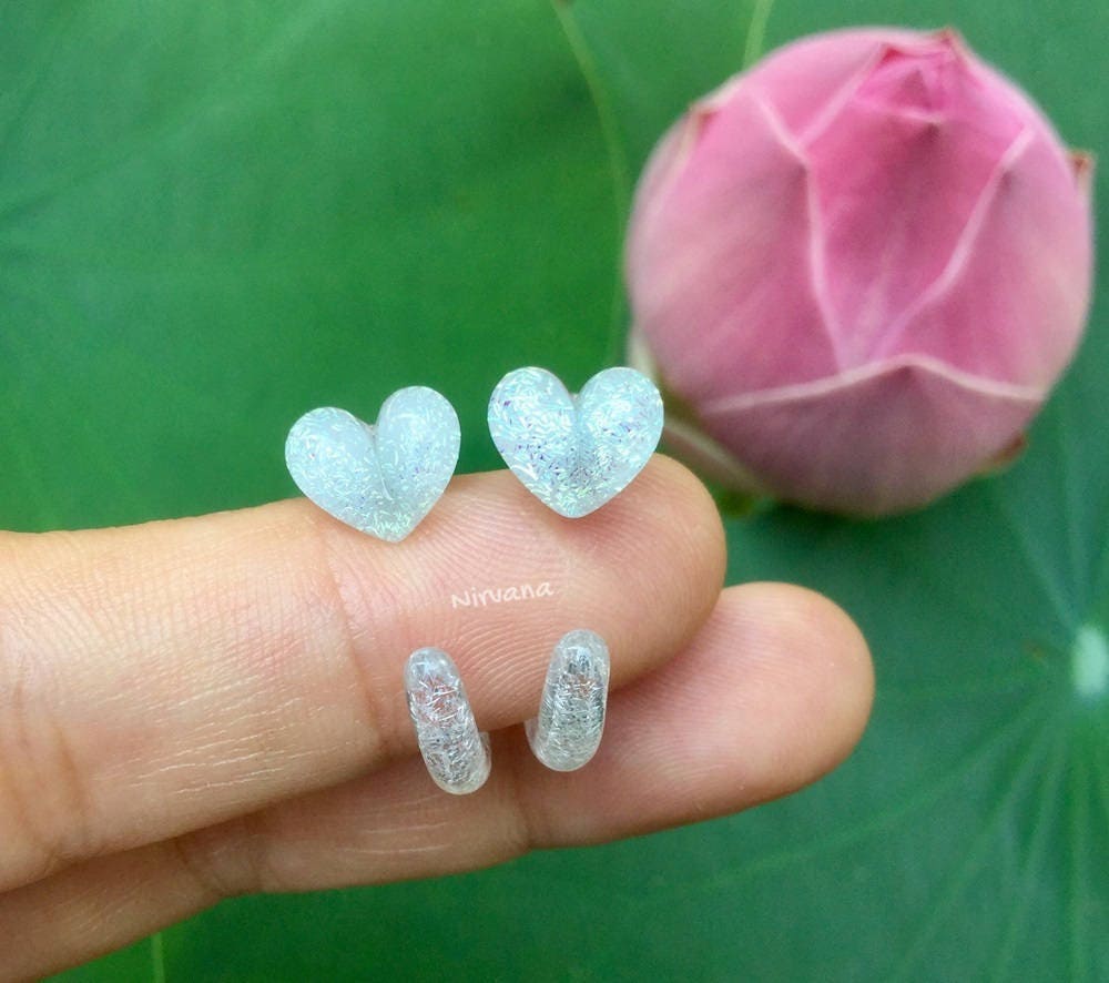 1 Pair (2 Pieces) Pearlescent "GRAY" Dichroic Heart Claws with Pearlescent "GRAY" Dichroic Background
