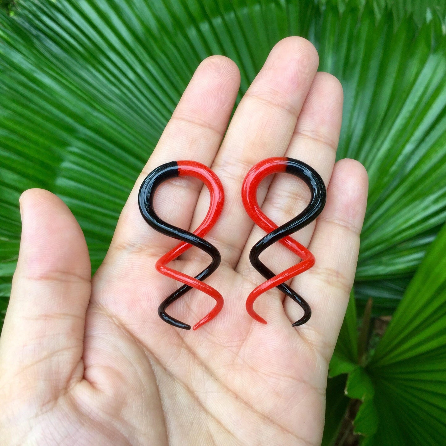 1 Pair (2 Pieces) Half and Half Black & Red Cork Screw Spirals Glass