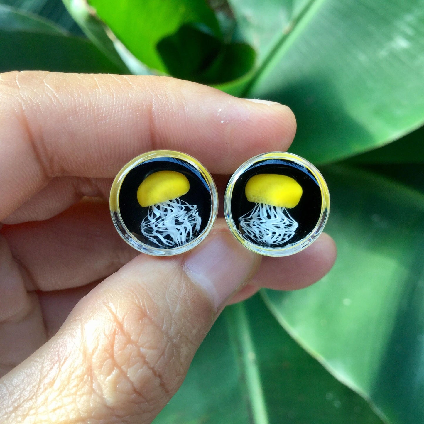 1 Pair (2 Pieces) Pyrex Glass Neon Yellow Jellyfish Plugs Black Background