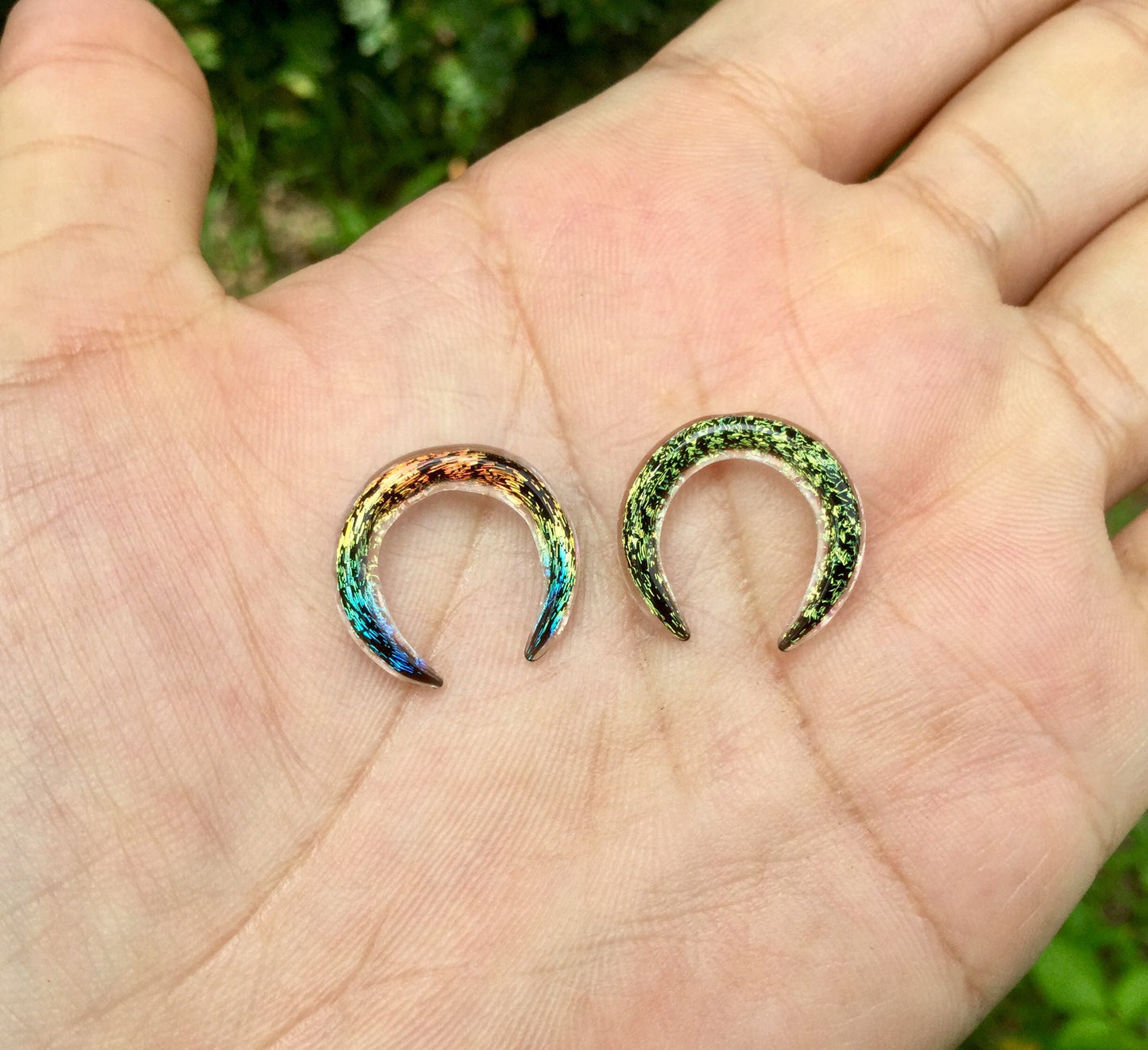 1 Pair (2 Pieces) Dichroic Glass Septum Pinchers