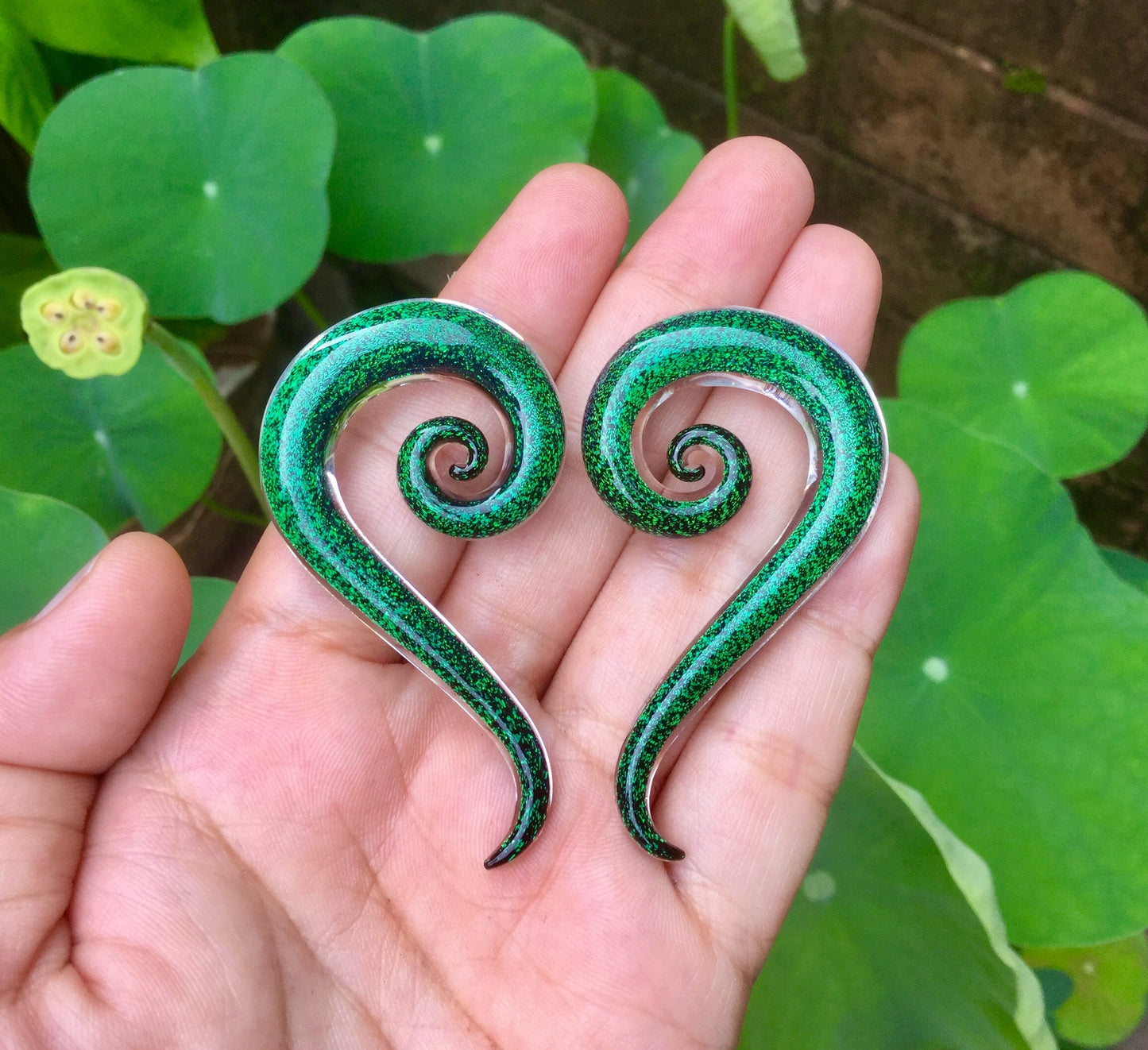 1 Pair (2 Pieces) Emerald Green Dichroic Thai Super Spirals