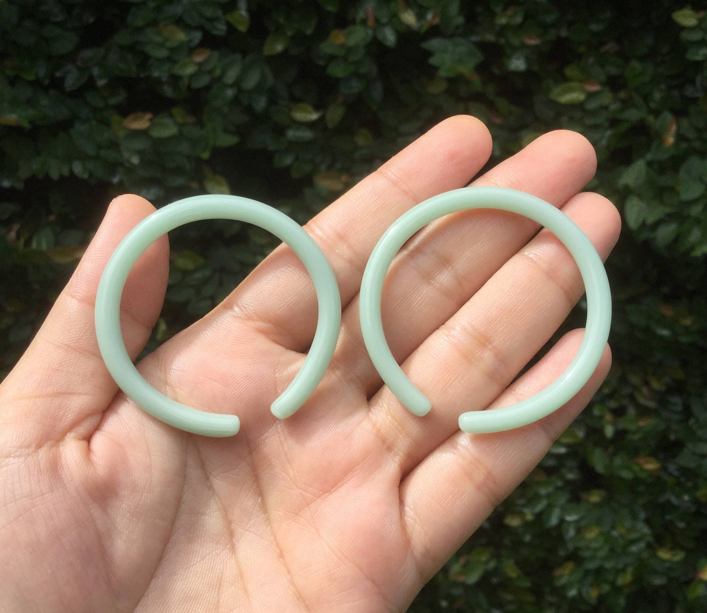 1 Pair (2 Pieces) Nirvana's Mint Glass Hoops
