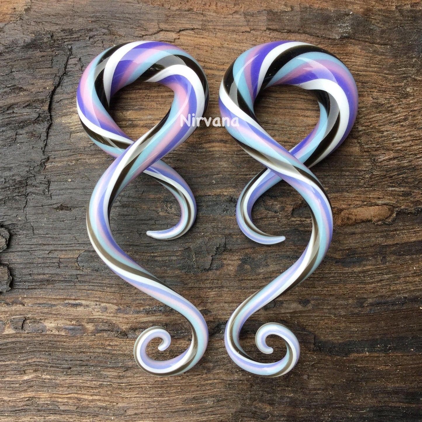 1 Pair (2 Pieces) Sky Blue/Pink/Purple/White/Black Twist Pattern Glass Curly Note Shapes