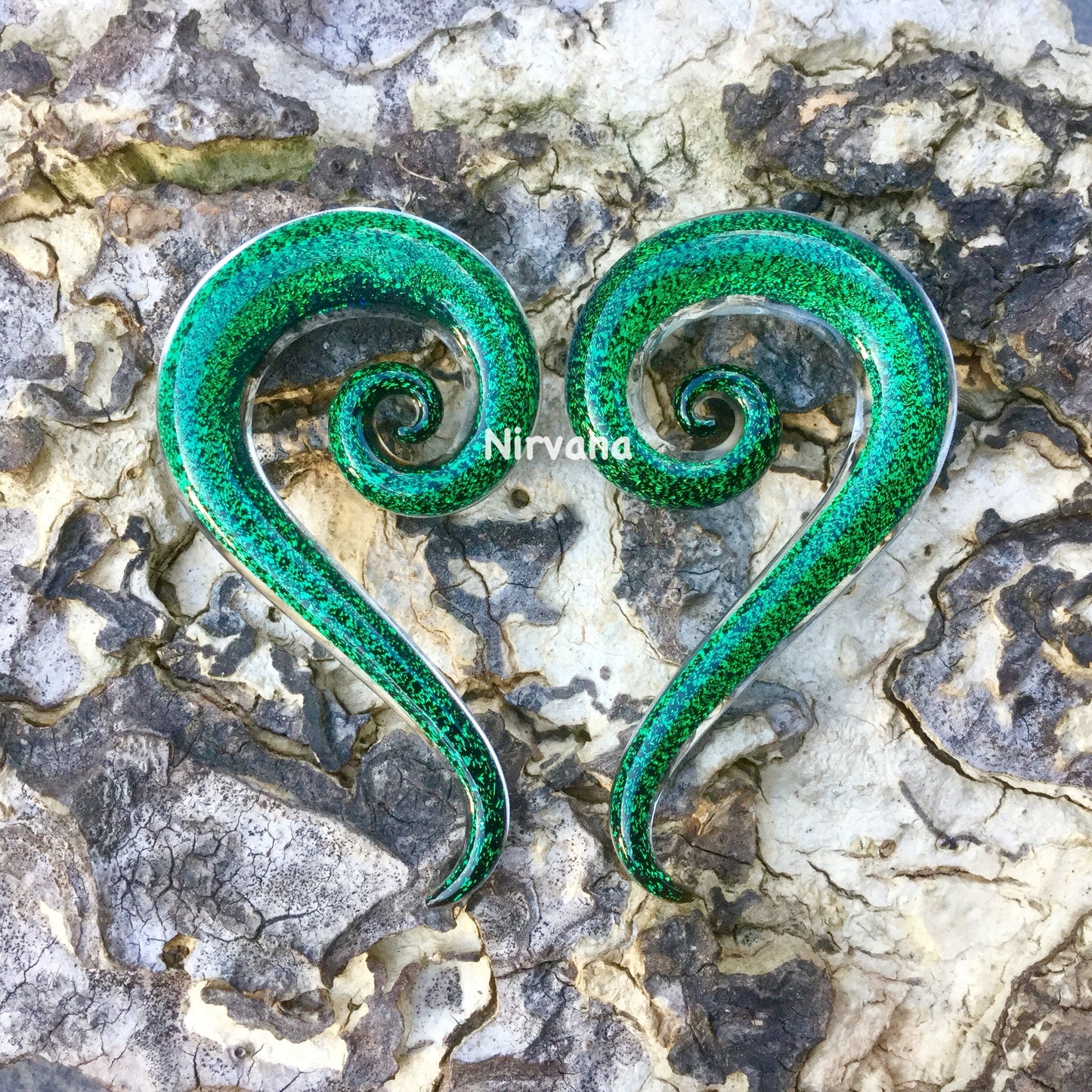 1 Pair (2 Pieces) Emerald Green Dichroic Thai Super Spirals