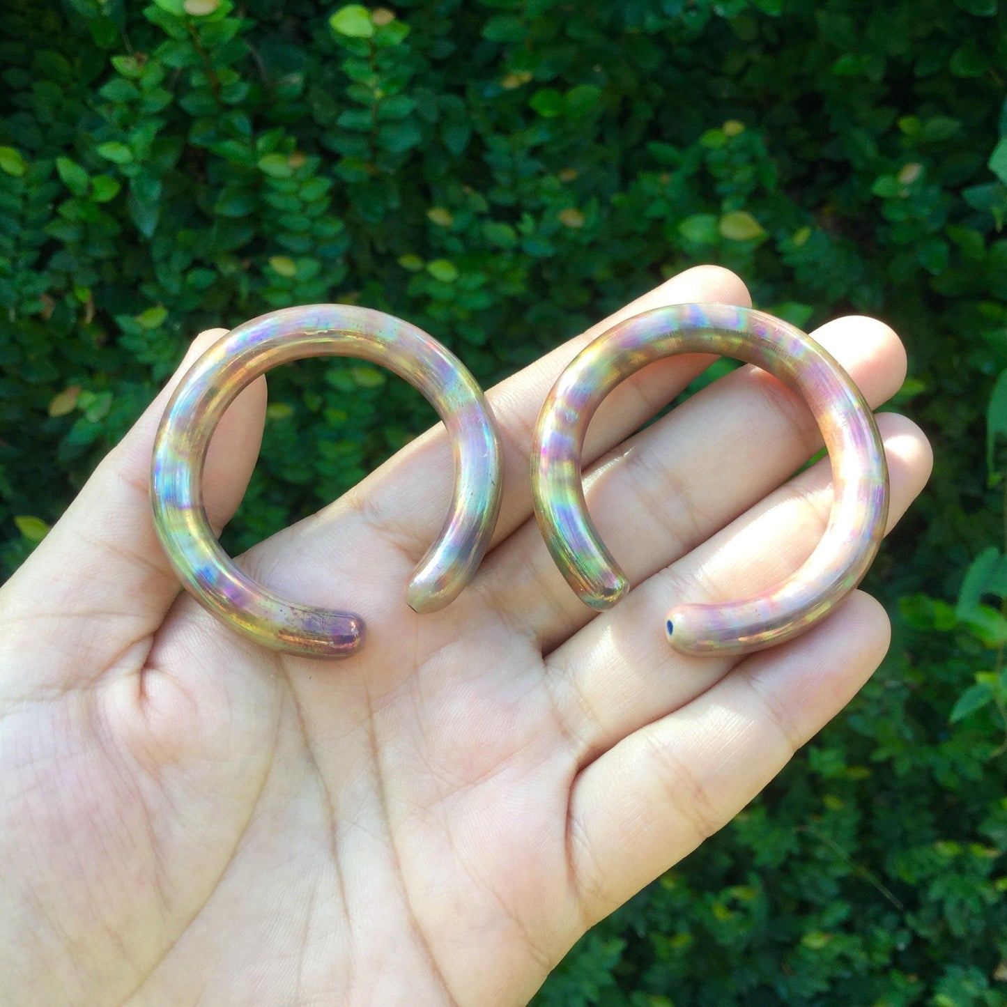 1 Pair (2 Pieces) Nirvana's Metallic Earth Glass Hoops
