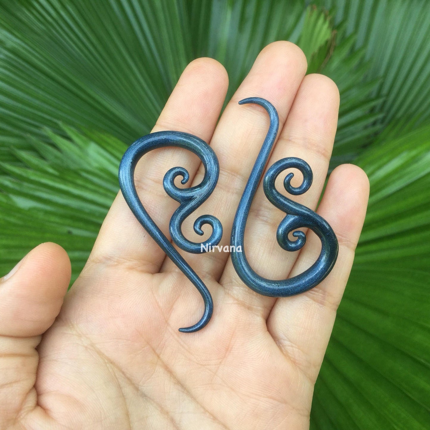 1 Pair (2 Pieces) Unobtanium Color Glass Venus Spirals