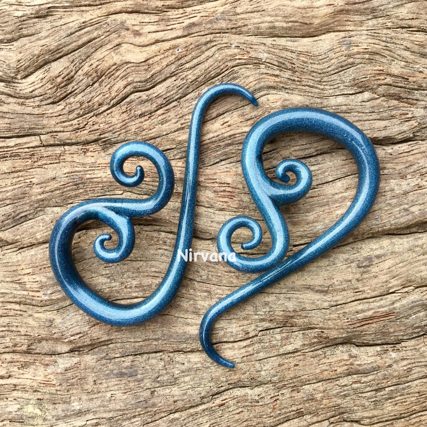 1 Pair (2 Pieces) Unobtanium Color Glass Venus Spirals