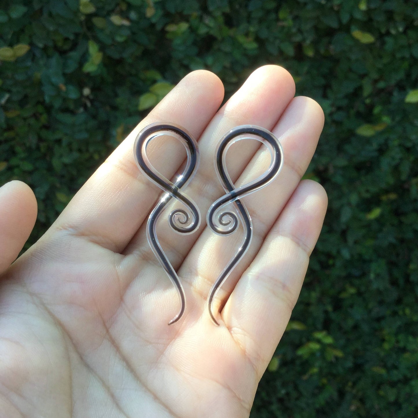 1 Pair (2 Pieces) Encased Black Note Spirals