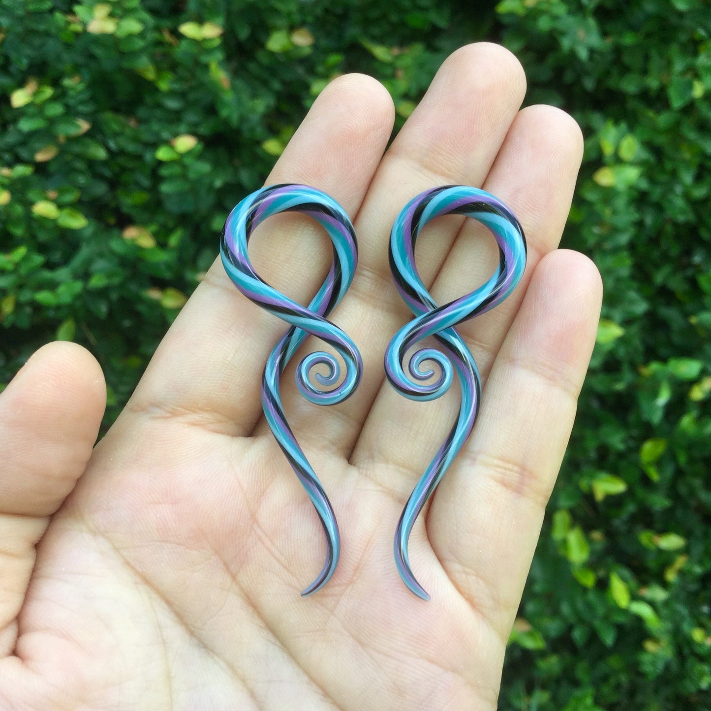 1 Pair (2 Pieces) Black/Sky Blue/Aqua/Mauve Glass Note Shapes