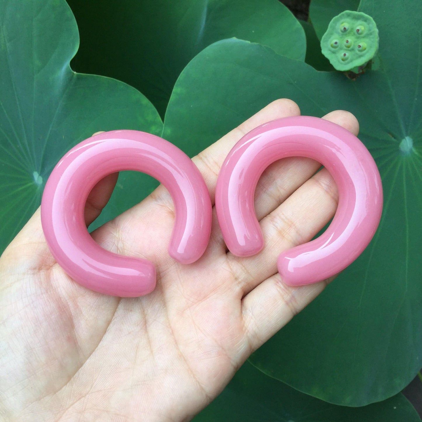 1 Pair (2 Pieces) Nirvana's Pink Glass Hoops