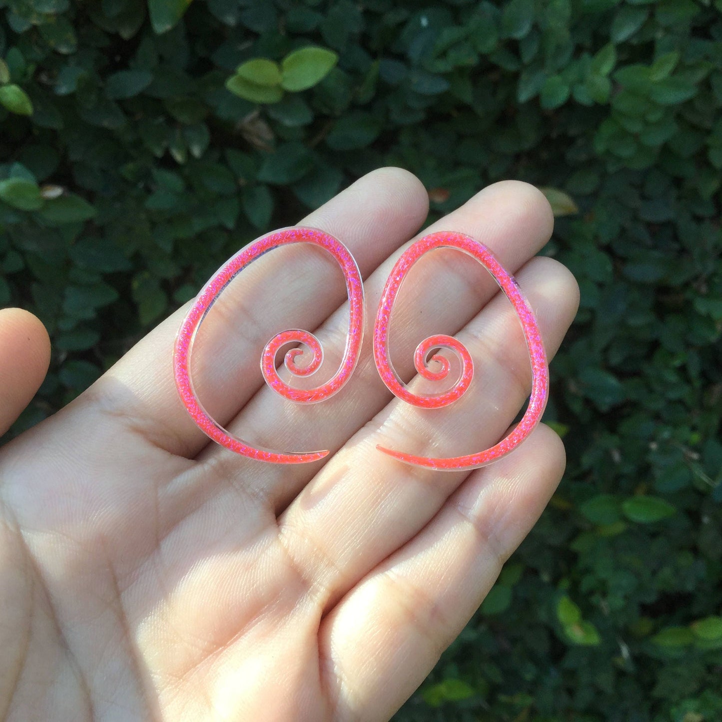 1 Pair (2 Pieces) Cherry Red/Pink Dichroic Glass Tear Drop Spirals