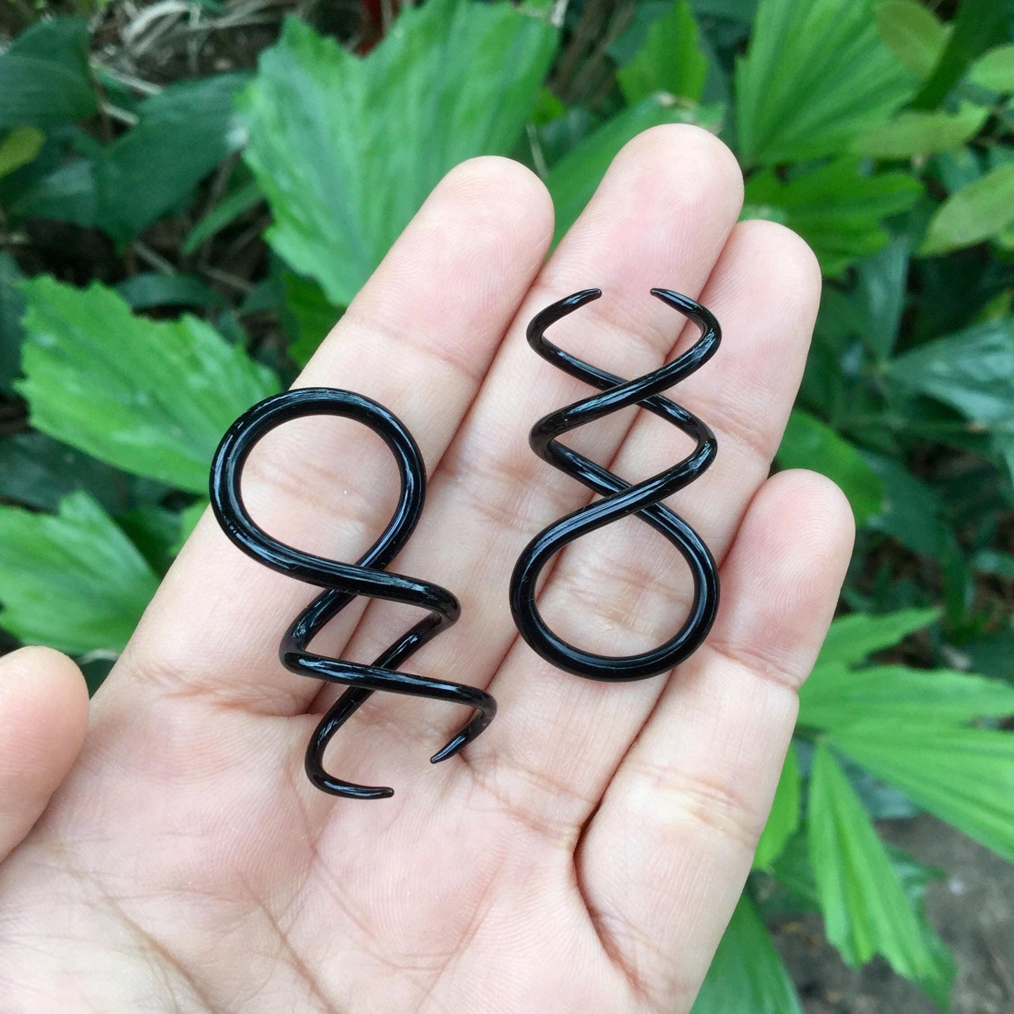 1 Pair (2 Pieces) Black Cork Screw Spirals