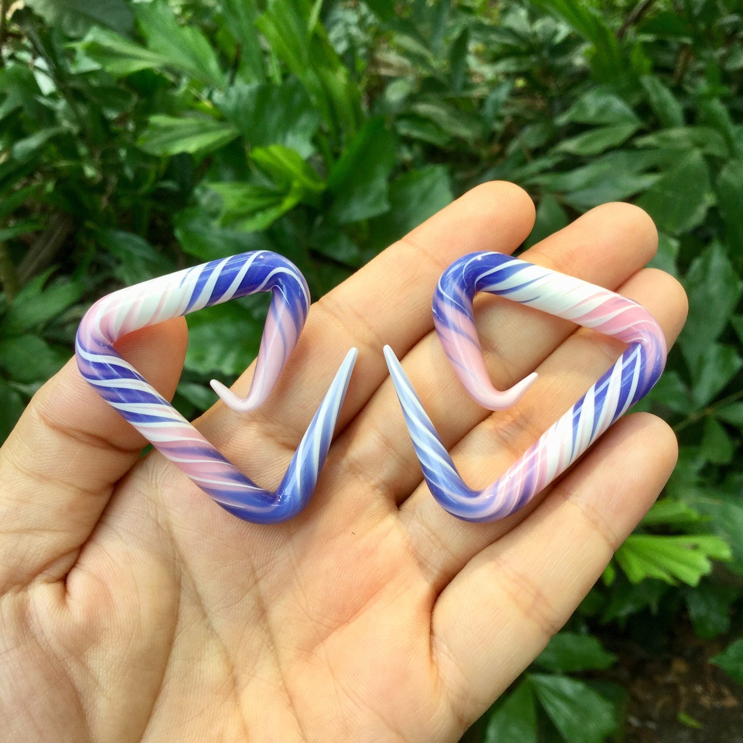 1 Pair (2 Pieces) Purple/Pink/White Free Style Triangle Spirals Glass