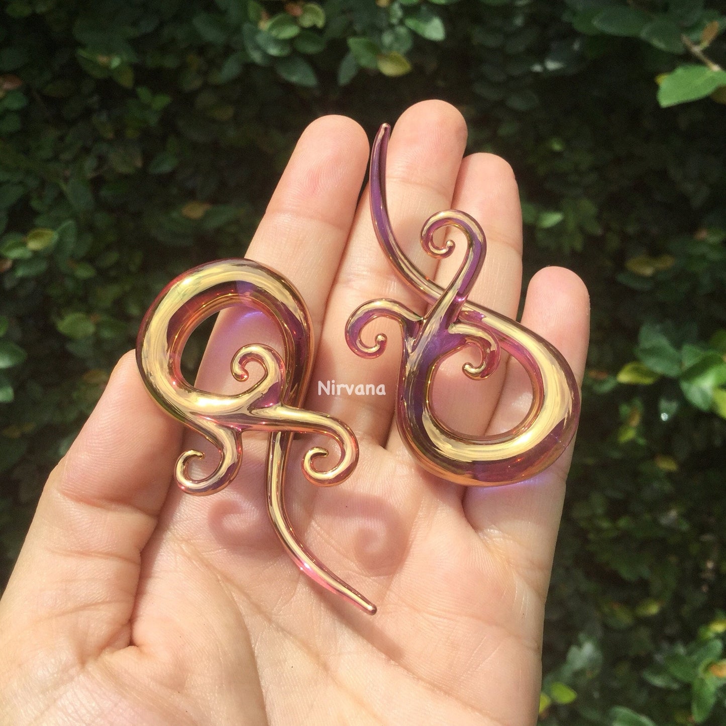 1 Pair (2 Pieces) Real 24 Karat Ruby Gold Colored Glass Bonita Spirals