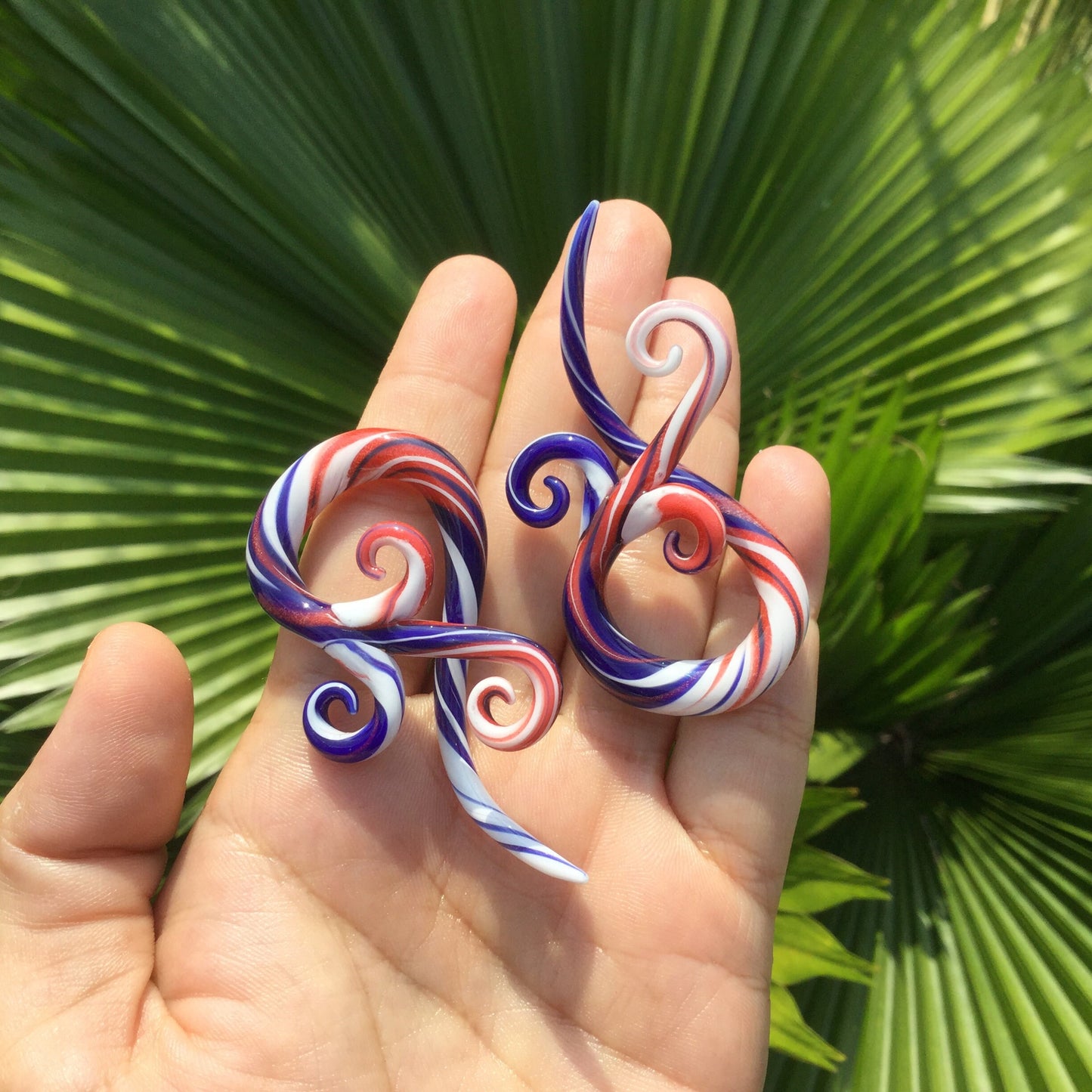 1 Pair (2 Pieces) Cobalt Blue, White & Red Free Style Bonita Spirals Glass