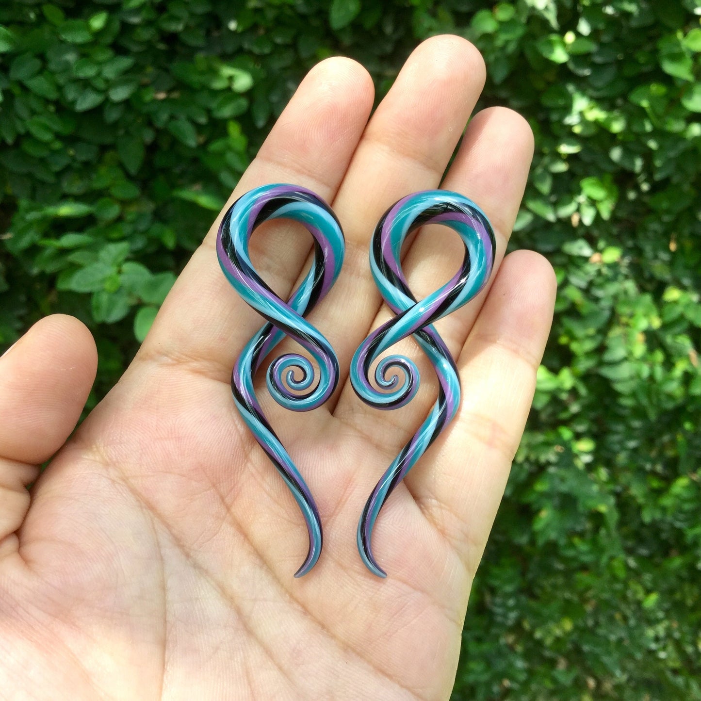 1 Pair (2 Pieces) Black/Sky Blue/Aqua/Mauve Glass Note Shapes