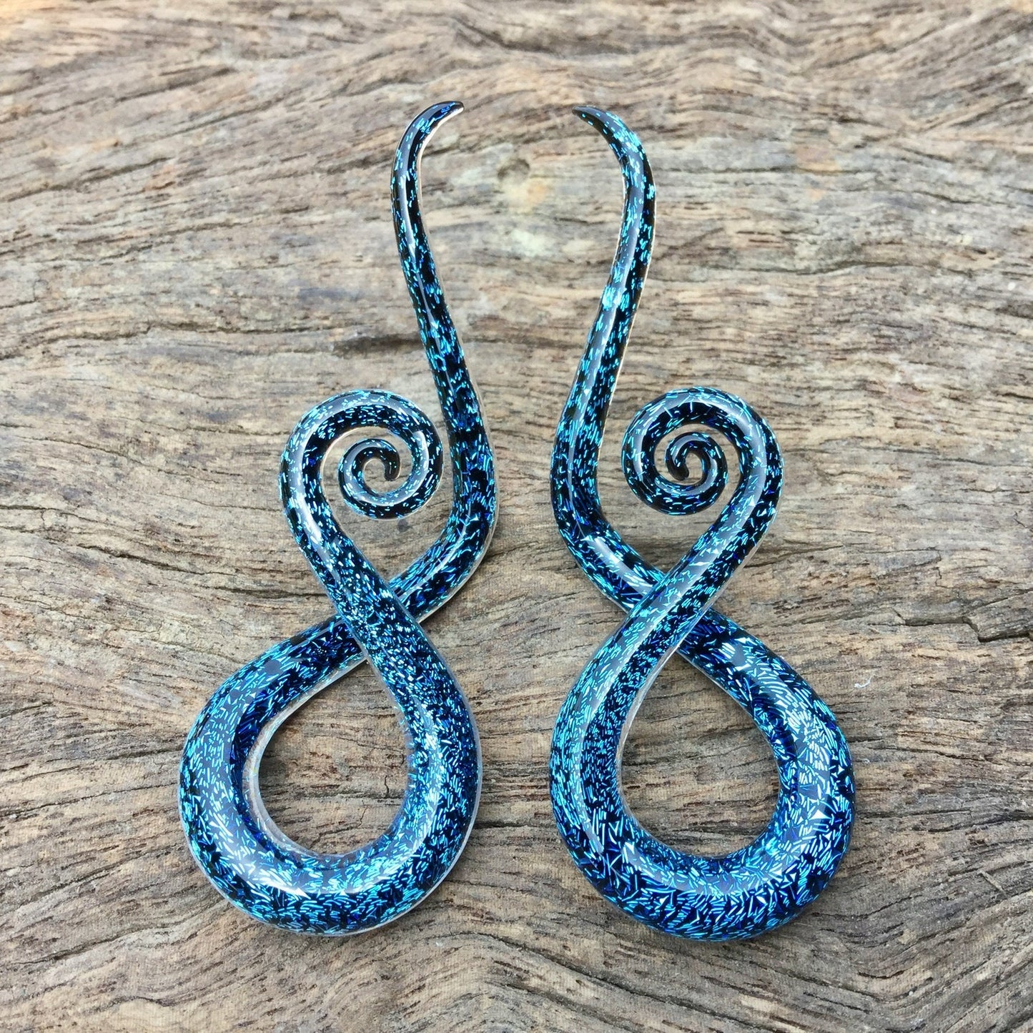 1 Pair (2 Pieces) Aqua Dichroic Glass Note Spirals