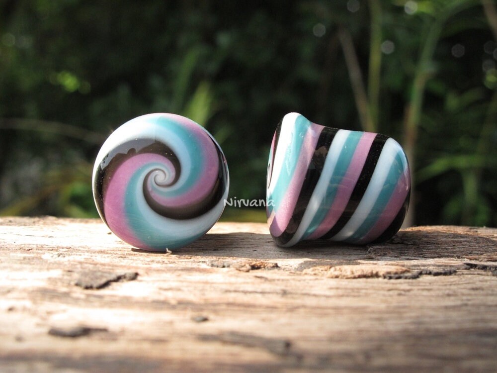 1 Pair (2 Pieces) Black, Mauve, Aqua & Sky Blue Candy Spiral Glass Plugs