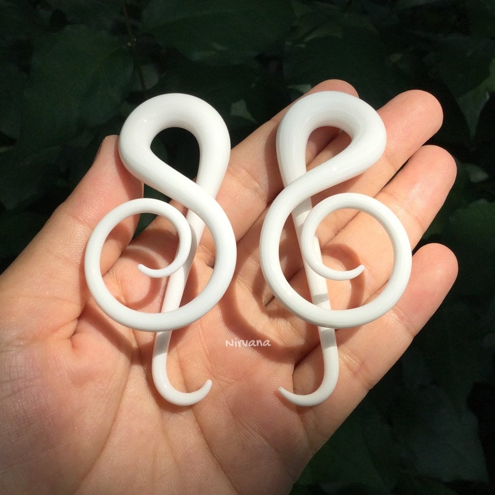1 Pair (2 Pieces) Solid Color White G Clef Music Ear Shapes Spirals